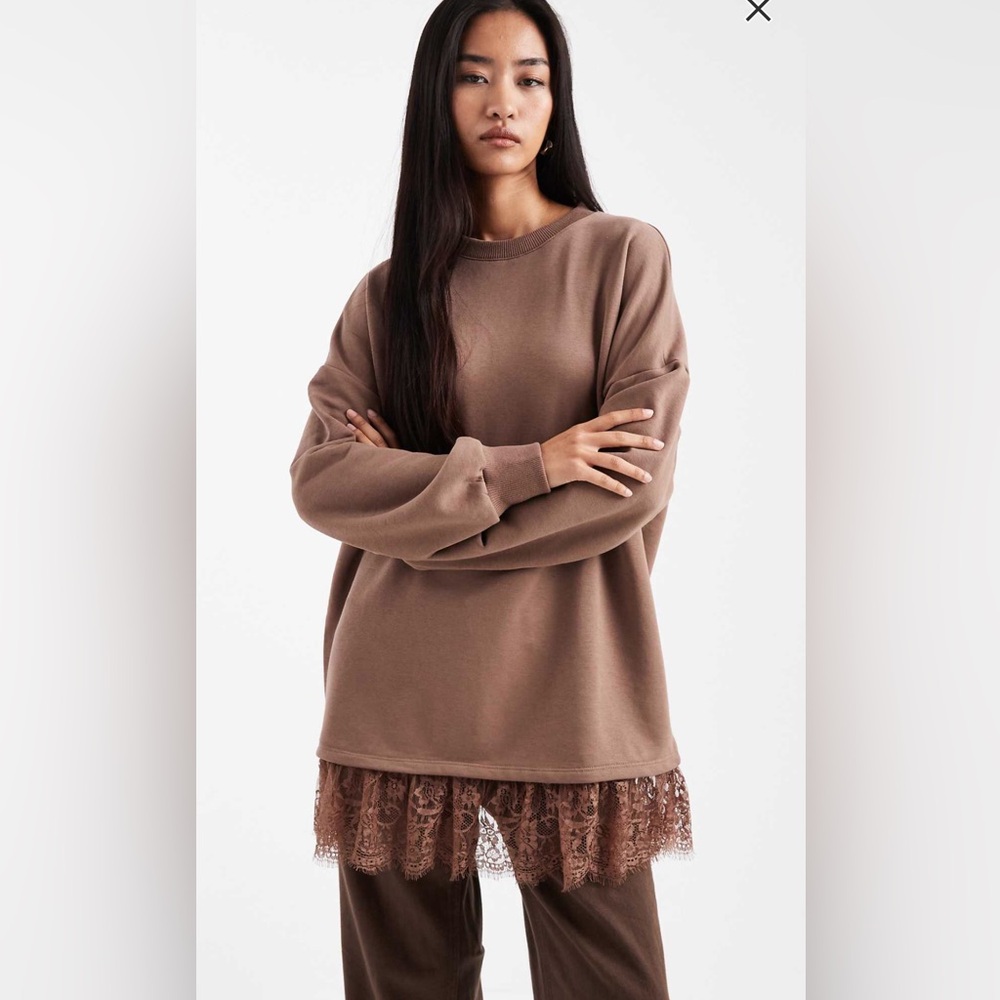 Brown Sweatshirt With Lace Trim in size L
